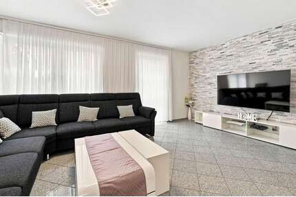 Haus zum Kaufen in Augsburg 590.000,00 € 125.9 m²