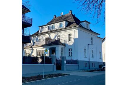 Großzügige Dachgeschosswohnung in ruhiger Lage, Nähe, Bonn - Unkel