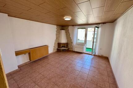 Charmante 3 Zimmer Wohnung mit Sonnenbalkon in ruhiger Stadtlage - Zeitz