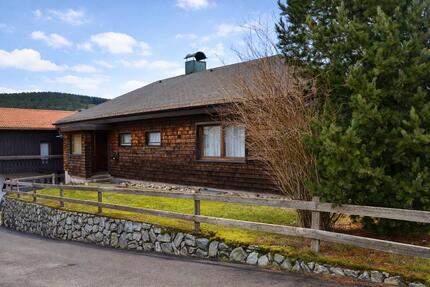 Bungalow mit ausgebautem Dachgeschoss in Titisee-Neustadt
