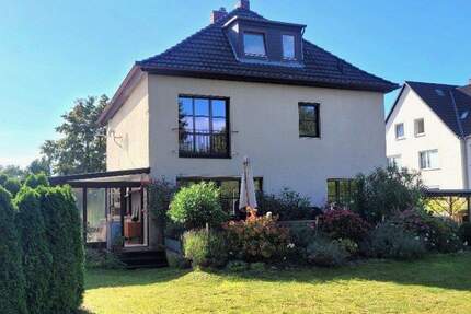 Charmantes Einfamilienhaus auf parkähnlichem Grundstück mit altem Baumbestand - Braunschweig Ölper