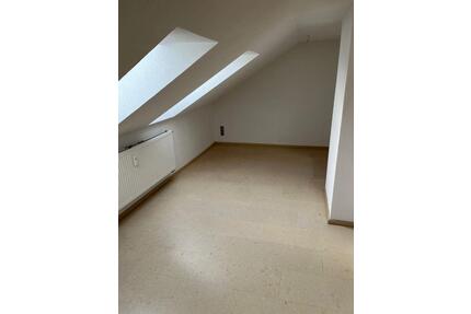 Biete schöne 2 Zimmer Wohnung - 570,00&nbsp;EUR Kaltmiete, ca.&nbsp; 63,00&nbsp;m&sup2; in Pyrbaum (PLZ: 90602)