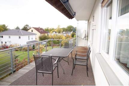 Ruhige 3- bis 4-Zimmer-Wohnung mit riesigem Balkon in Zirndorf
