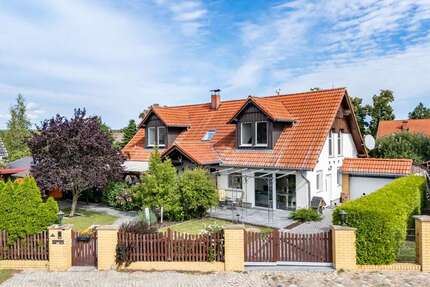 Haus zum Kaufen in Kremmen OT Sommerfeld 650.000,00 € 201 m²