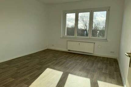 Wohnung zum Mieten in Dessau-Roßlau 271,00 € 27.06 m²