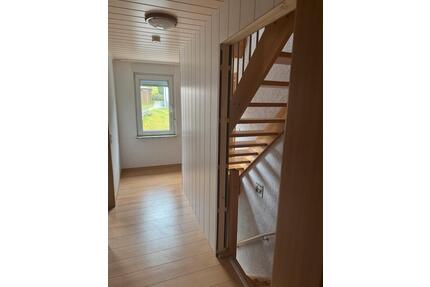 Wohnung zur Miete - 850,00&nbsp;EUR Kaltmiete, ca.&nbsp; 70,00&nbsp;m&sup2; in Siegen (PLZ: 57080) Eiserfeld