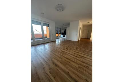 urbanes Wohnglück - komfortable 4 Zimmer Wohnung mit Tiefgarage und zwei Terrassen - Krefeld