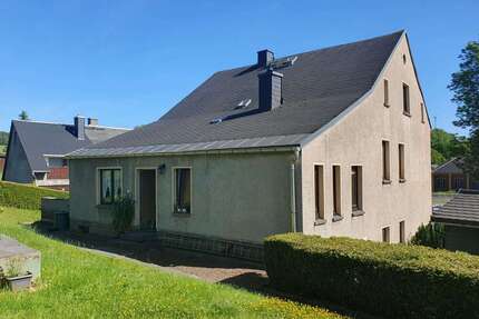 Haus zum Kaufen in Burkhardstdorf 120.000,00 € 288 m²