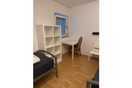 Zimmer zu vermieten - 450,00&nbsp;EUR Kaltmiete, ca.&nbsp; 1,23&nbsp;m&sup2; in Augsburg (PLZ: 86156) Bärenkeller