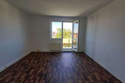 Wohnung zum Mieten in Merseburg 300,00 € 47.5 m²