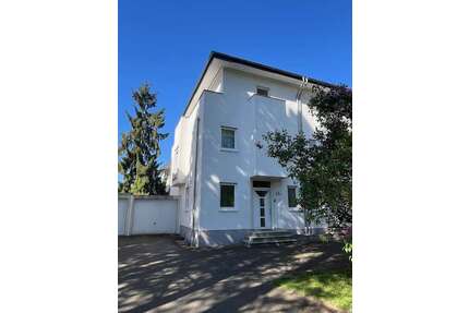 Haus zum Mieten in Wiesbaden 2.800,00 € 160 m²