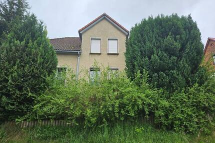 Einfamilienhaus - 75.000,00&nbsp;EUR Kaufpreis, ca.&nbsp; 180,00&nbsp;m&sup2; in Bad Bibra (PLZ: 06647)