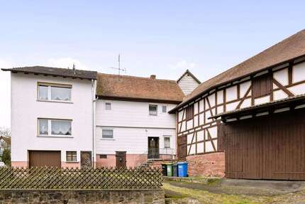 Haus zum Kaufen in Kirchhain 103.000,00 € 100 m²