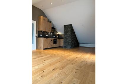 2-Zi DG Wohnung mit beeindruckender Aussicht - Deggendorf