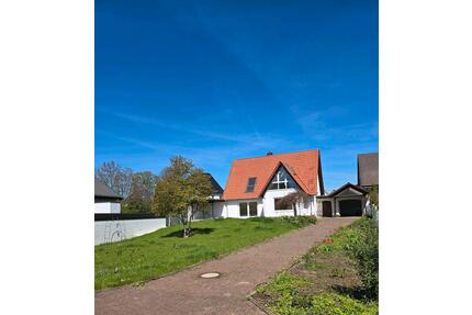 Vermietung: Einfamilienhaus in zentraler ruhiger Lage mit Garten - Lemgo