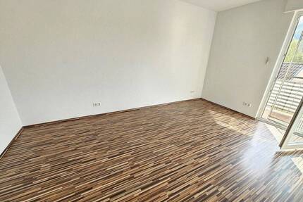 Renovierte 2 Zimmer Wohnung mit 2 Balkonen inkl. schönem Neckarblick und Einbauküche - Neckarsteinach