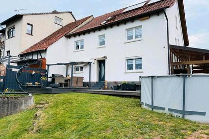 Reihenendhaus mit traumhaftem Ausblick - Großenlüder