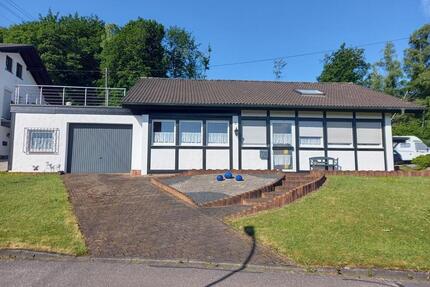 Gepflegtes Einfamilienhaus im Landhausstiel (v. Privat o. Makler) - Horhausen (Westerwald)