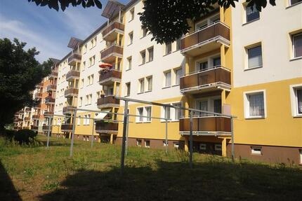 Renovierte 3-Raum Wohnung mit Balkon - Sandersdorf-Brehna