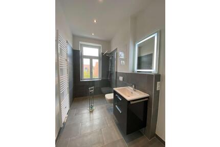 Komplett sanierte 2-Raumwohnung mit Einbauküche und Balkon in Grimma