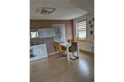 Wohnung am Stadtrand - 800,00&nbsp;EUR Kaltmiete, ca.&nbsp; 85,00&nbsp;m&sup2; in Roth (PLZ: 91154)