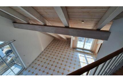 Schöne 2-Zimmer-DG-Wohnung mit Galerie in Lochhausen - München Aubing-Lochhausen-Langwied