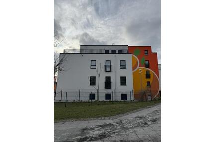 Traumhafte 4 Zimmer Wohnung mit Dachterrasse, Klimaanlage, Jalousie, B16 - Berlin Marzahn-Hellersdorf
