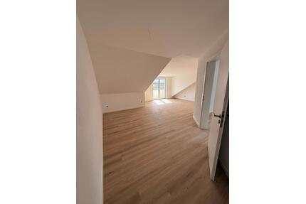 Erstbezug 2-Zimmer-Wohnung mit Balkon - Schierling