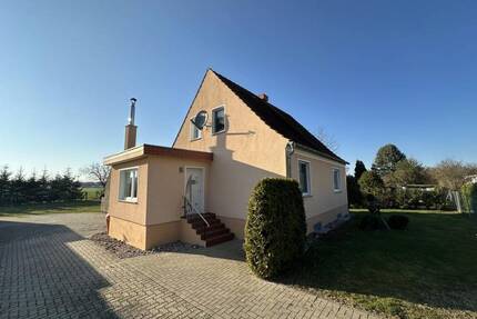 Ruhige Idylle mit mit jeder Menge Nebengelass, Blick auf den Teich und angrenzende Felder - Dahmen / Großen Luckow