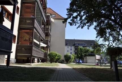 Wohnung zum Mieten in Zwickau 290,00 € 46.98 m²