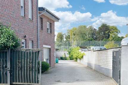 Haus zum Kaufen in Mönchengladbach-Wickrath 457.000,00 € 181 m²