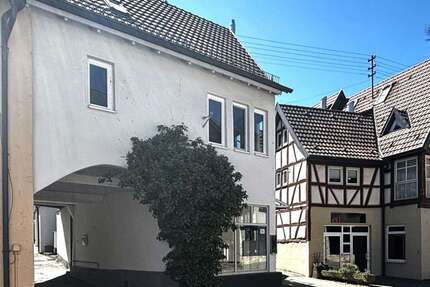 Haus zum Kaufen in Külsheim 265.000,00 € 245 m²