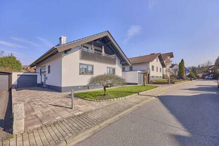Stilvoll saniertes Ein- bis Zweifamilienhaus mit Bachlauf in Rimbach-Zotzenbach!