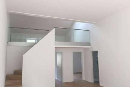 Wohnung zum Mieten in Stuttgart-Obertürkheim 1.700,00 € 125.2 m²