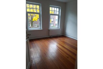 Altbau-Dreizimmerwohnung mit Wohnküche und Balkon in Fuhlsbüttel - Hamburg Alsterdorf