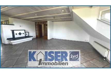 Helle 4,5-Zimmer-Dachgeschosswohnung mit zwei Balkonen in Burg (Görwihl)