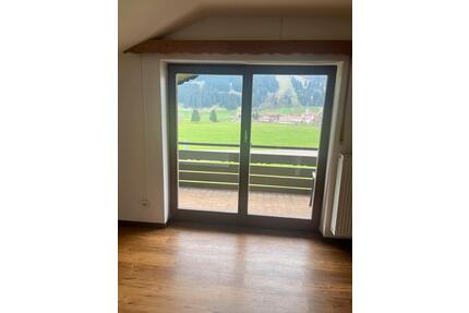 Zwei Zimmerwohnung mit Balkon - 420,00&nbsp;EUR Kaltmiete, ca.&nbsp; 45,00&nbsp;m&sup2; in Oberstaufen (PLZ: 87534)