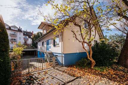 Haus zum Kaufen in Freiburg im Breisgau 890.000,00 € 194 m²