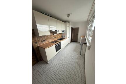 Lichtdurchflutete 3-Zimmer-Wohnung + Balkon - Neuss Holzheim