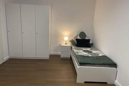 Große Möblierte 5-Zimmer-Wohnung - ideal als MITARBEITERWOHNUNG oder WG - Hamburg Rahlstedt