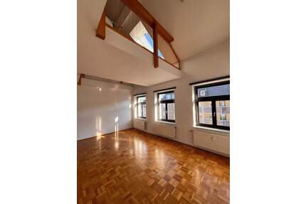 Traumhafte Maisonettewohnung mit Atmosphäre in einem denkmalgeschützen Haus - Nähe Luisenhospital in Aachen-City