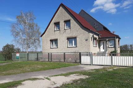 Einfamilienhaus mit großem Nebengelass mit freiem Blick zum Reitweiner Sporn - Alt Tucheband Hathenow