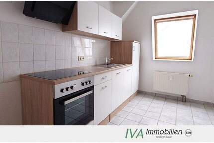 Gemütliche 3-Raum-Dachgeschoss-Wohnung mit neuer Einbauküche im Stadtzentrum Riesa´s