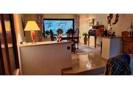 Haus zum Kaufen in Walluf 980.000,00 € 250 m²