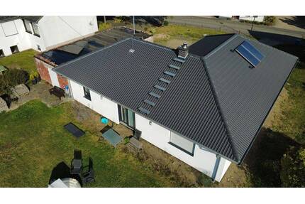 Einfamilien - Bungalow - 355.000,00&nbsp;EUR Kaufpreis, ca.&nbsp; 130,00&nbsp;m&sup2;&nbsp;Wohnfl&auml;che in Hasselbach (PLZ: 56288)