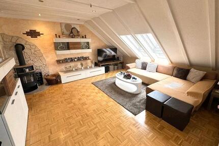 Großzügige 5 Zimmer-Dachgeschosswohnung mit mediterranen Flair - Eisingen