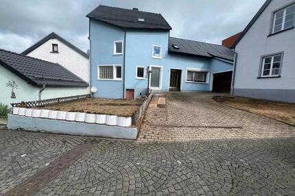 Mehrfamilienhaus - 220.000,00&nbsp;EUR Kaufpreis, ca.&nbsp; 350,00&nbsp;m&sup2; in Stadtkyll (PLZ: 54589)