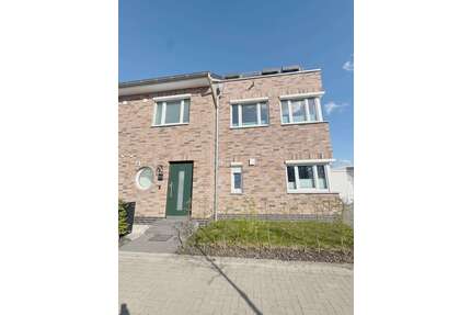 Haus zum Mieten in Bremen 2.200,00 € 154 m²