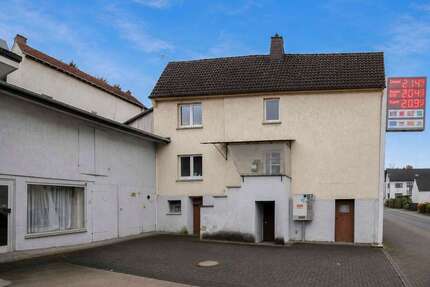 Haus zum Kaufen in Weinbach 79.000,00 € 100.08 m²