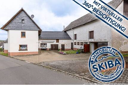 Eifel-Bauernhaus mit großer Scheune und Nebengebäuden in Blankenheim-Hüngersdorf